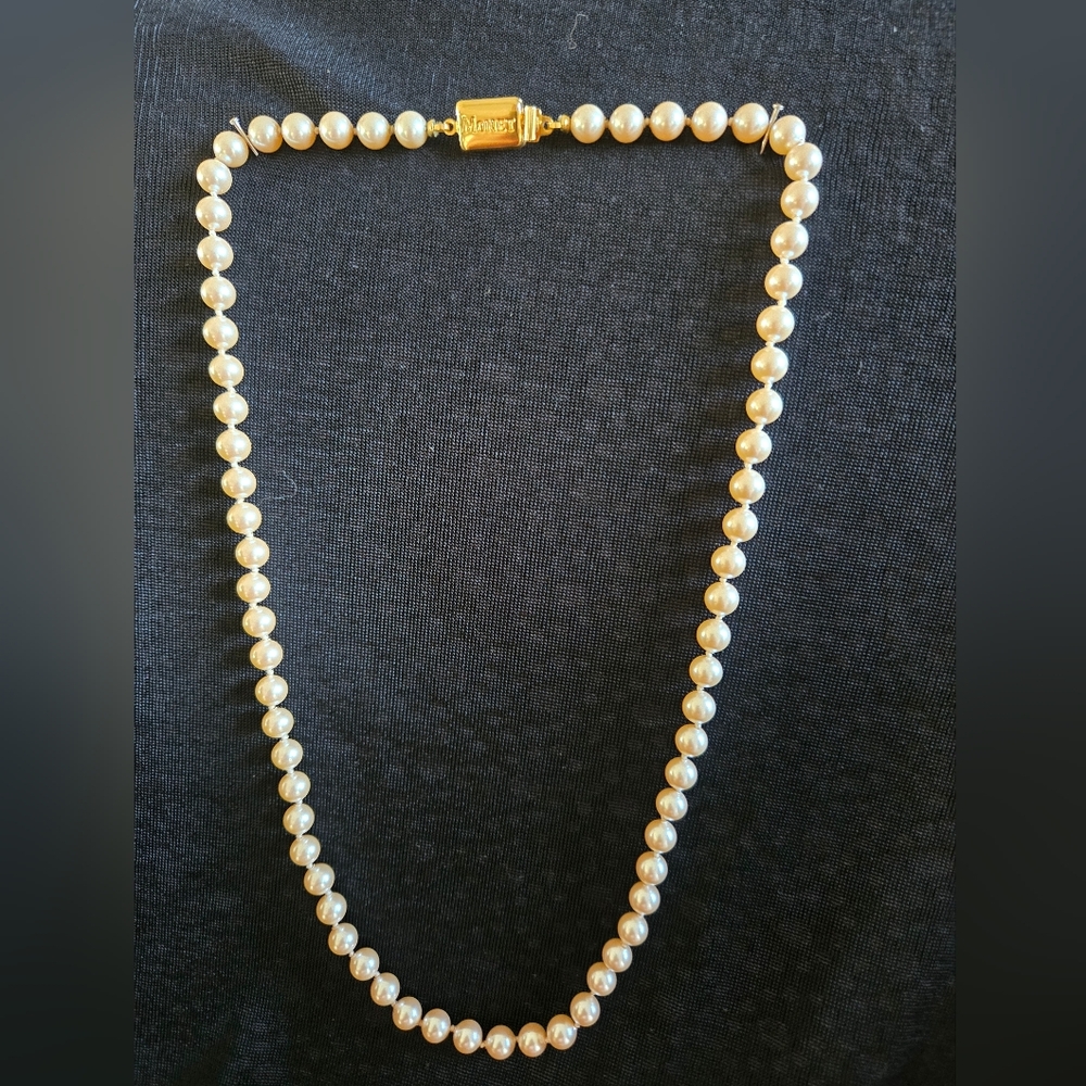 Monet Gold Necklace Classic Elegance